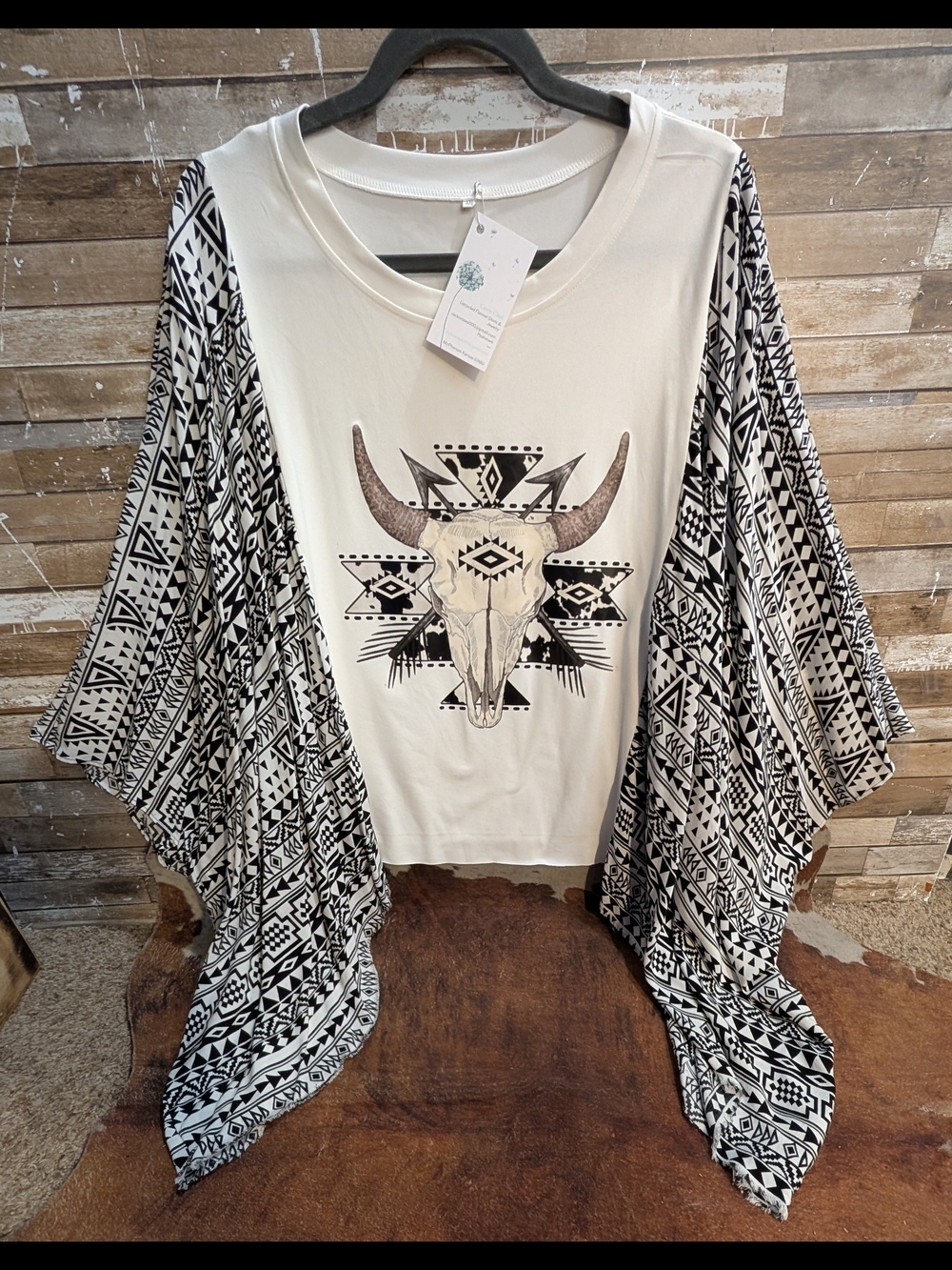 New Handcrafted Boho Aztec Bull Black/White Graphic W Bat Winged Sleeves